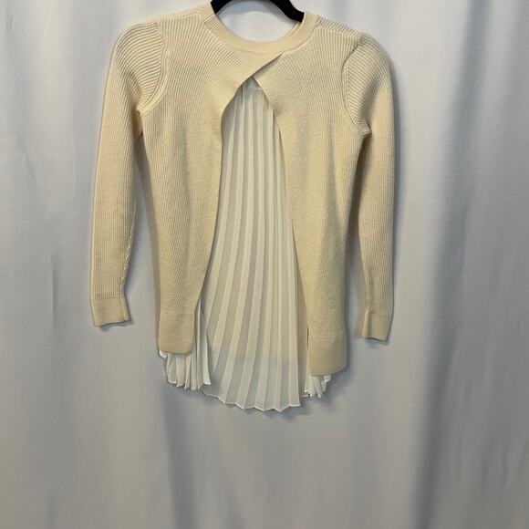 W by Worth Cream White Long Sleeve White Sweater Pleated Back 100% Wool XS - Picture 4 of 6